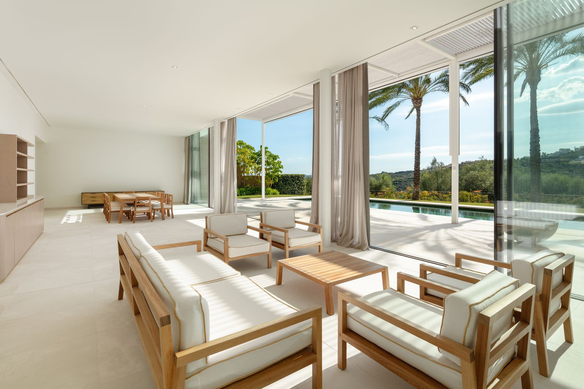 4 Bedroom Villa in Casares - Photo 2