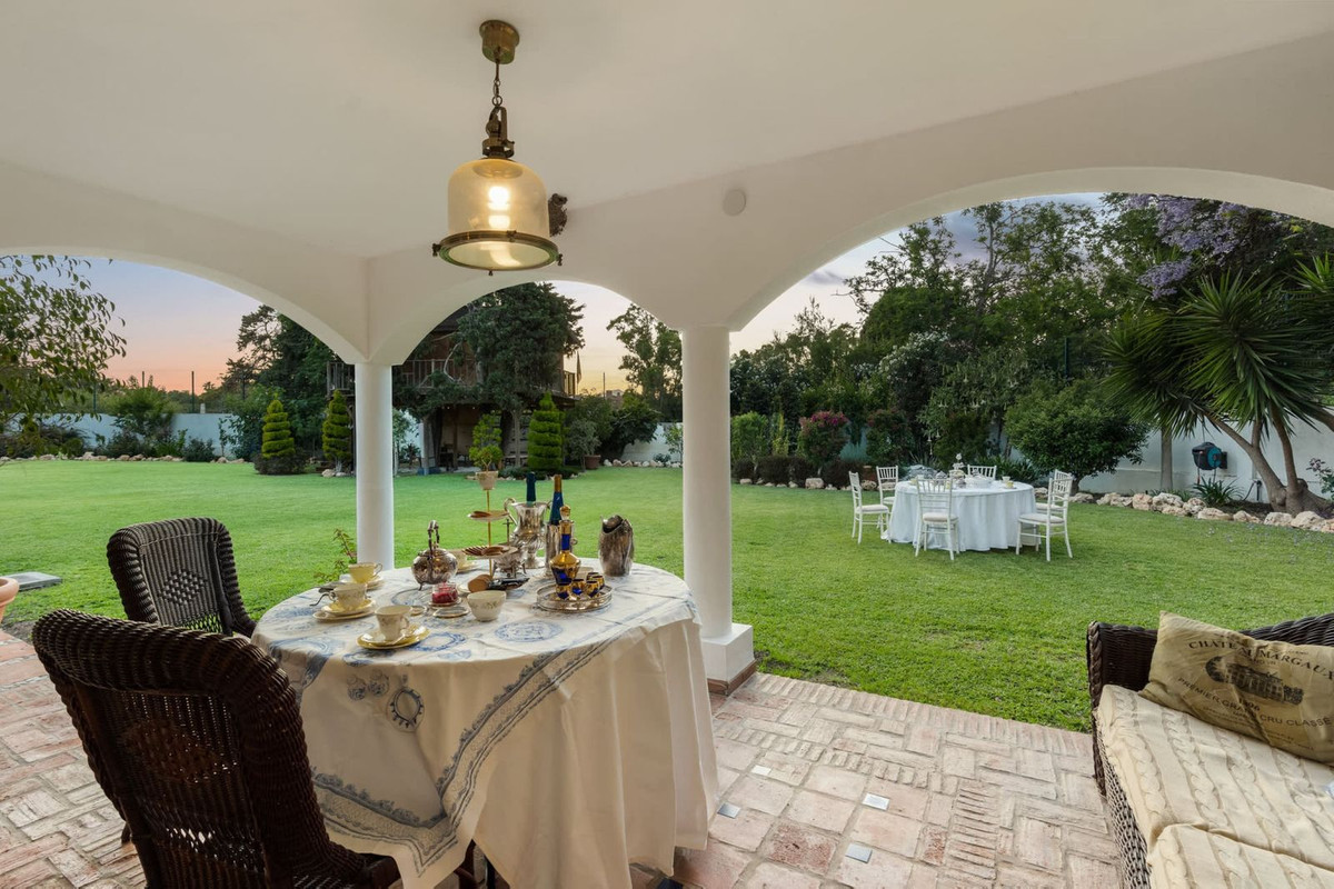 4 Bedroom Villa in San Pedro de Alcántara - Фото 12