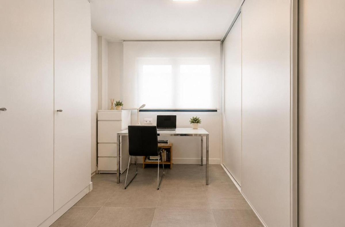 3 Bedroom Apartment in Estepona - Photo 9