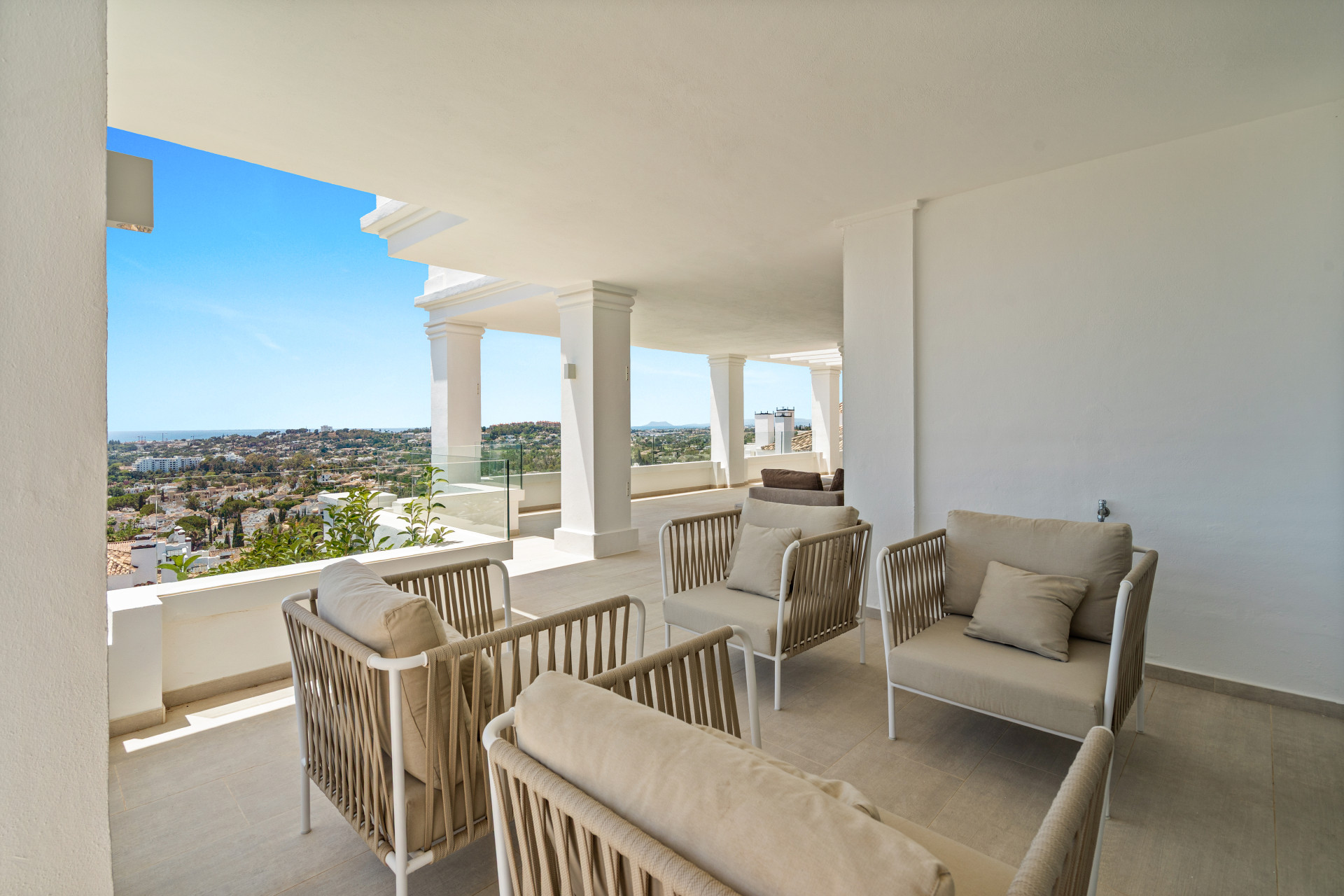 5 Bedroom Apartment in Marbella - Photo 5