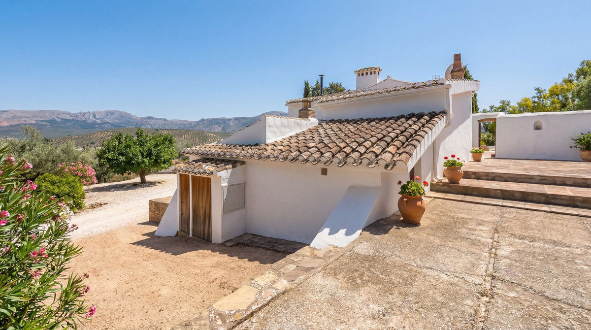9 Bedroom Country house in Villanueva del Rosario - Photo 14