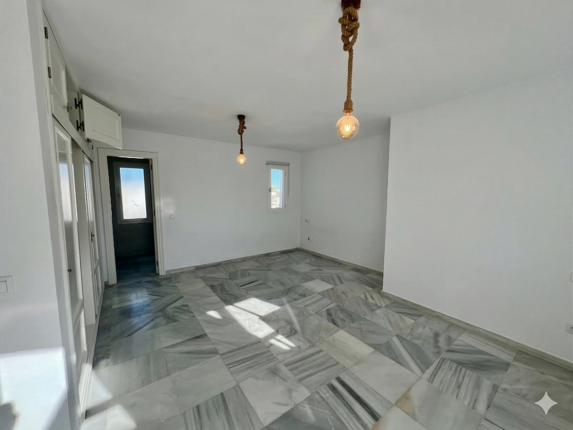5 Bedroom Villa in Marbella - Photo 8