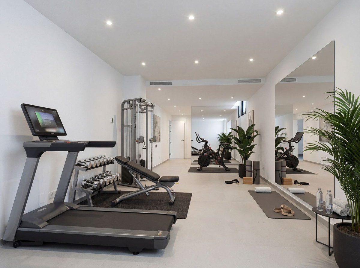 5 Bedroom Villa in Marbella - Photo 45