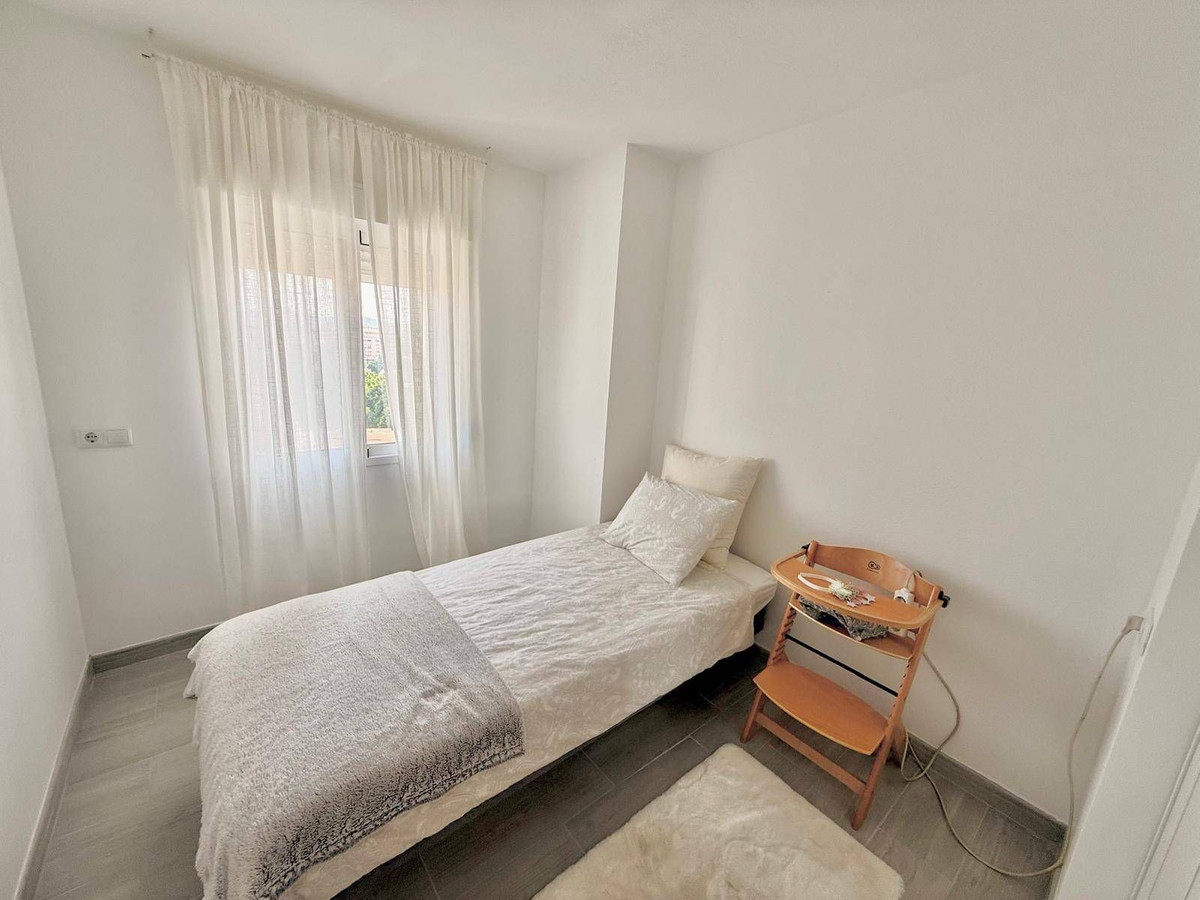 3 Bedroom Apartment in Fuengirola - Photo 5