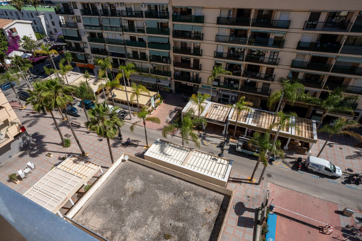 2 Bedroom Apartment in Fuengirola - Photo 23