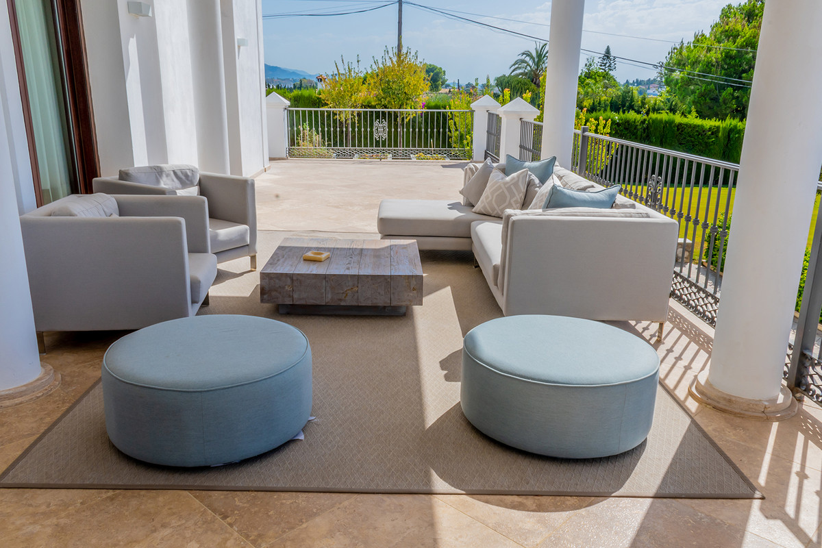 5 Bedroom Villa in San Pedro de Alcántara - Photo 10