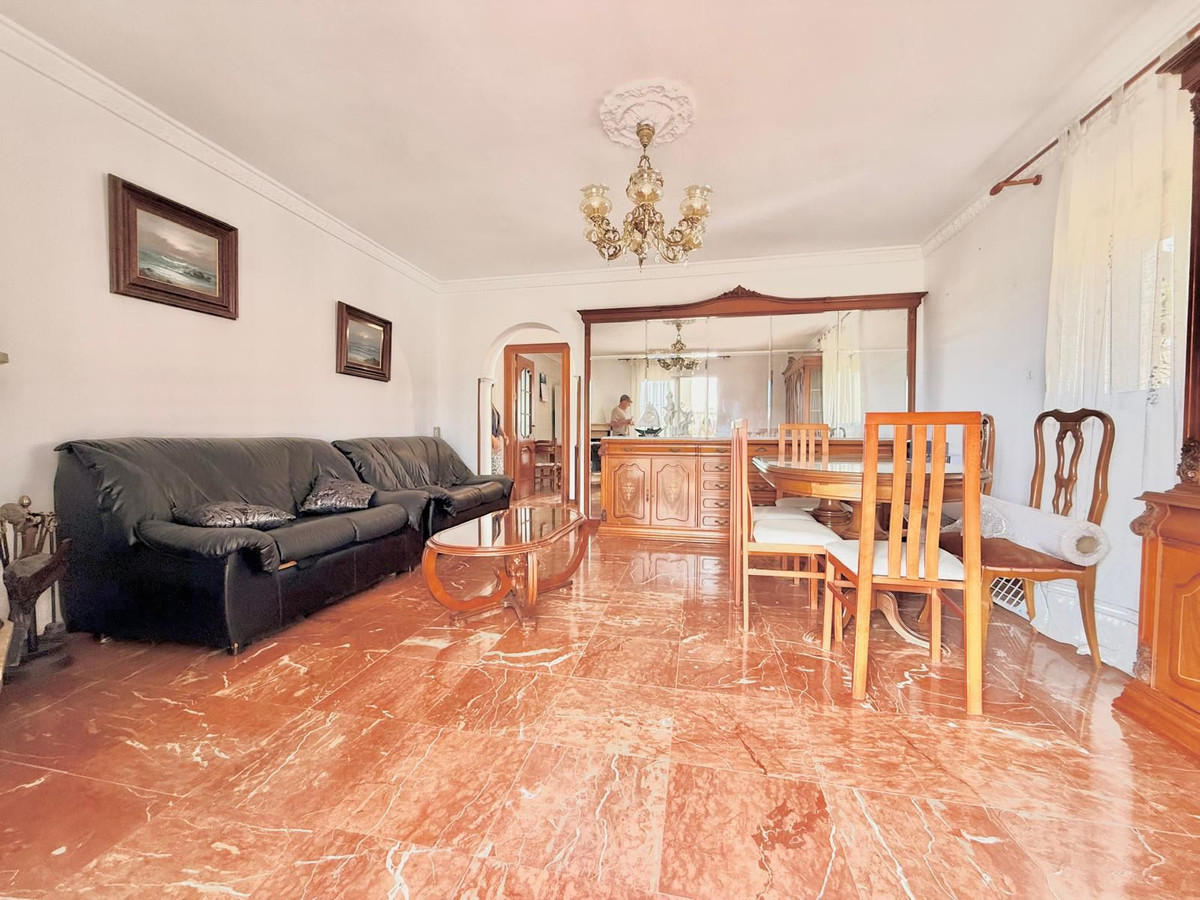 4 Bedroom Villa in Mijas - Photo 19
