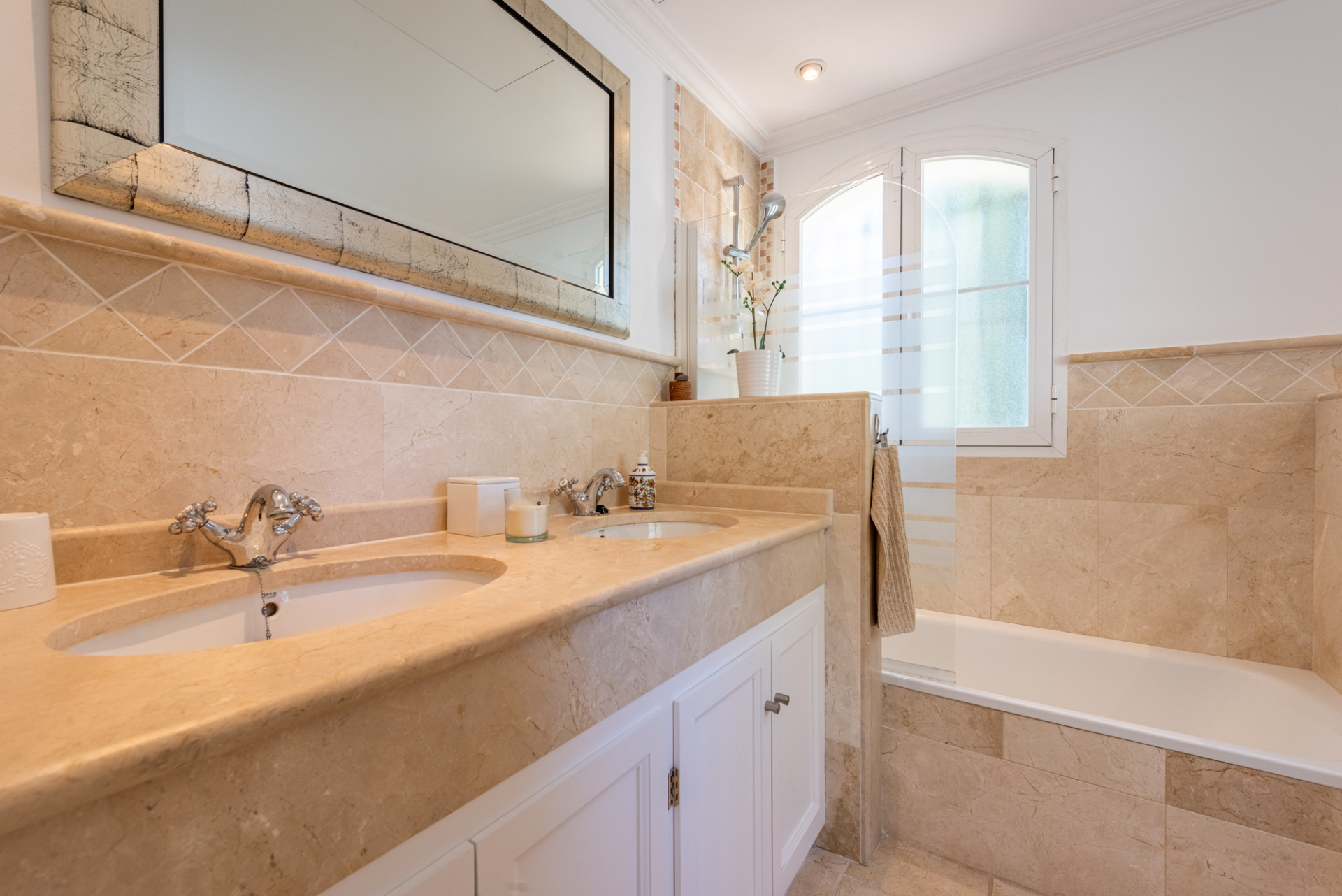 5 Bedroom Villa in Benahavís - Foto 22