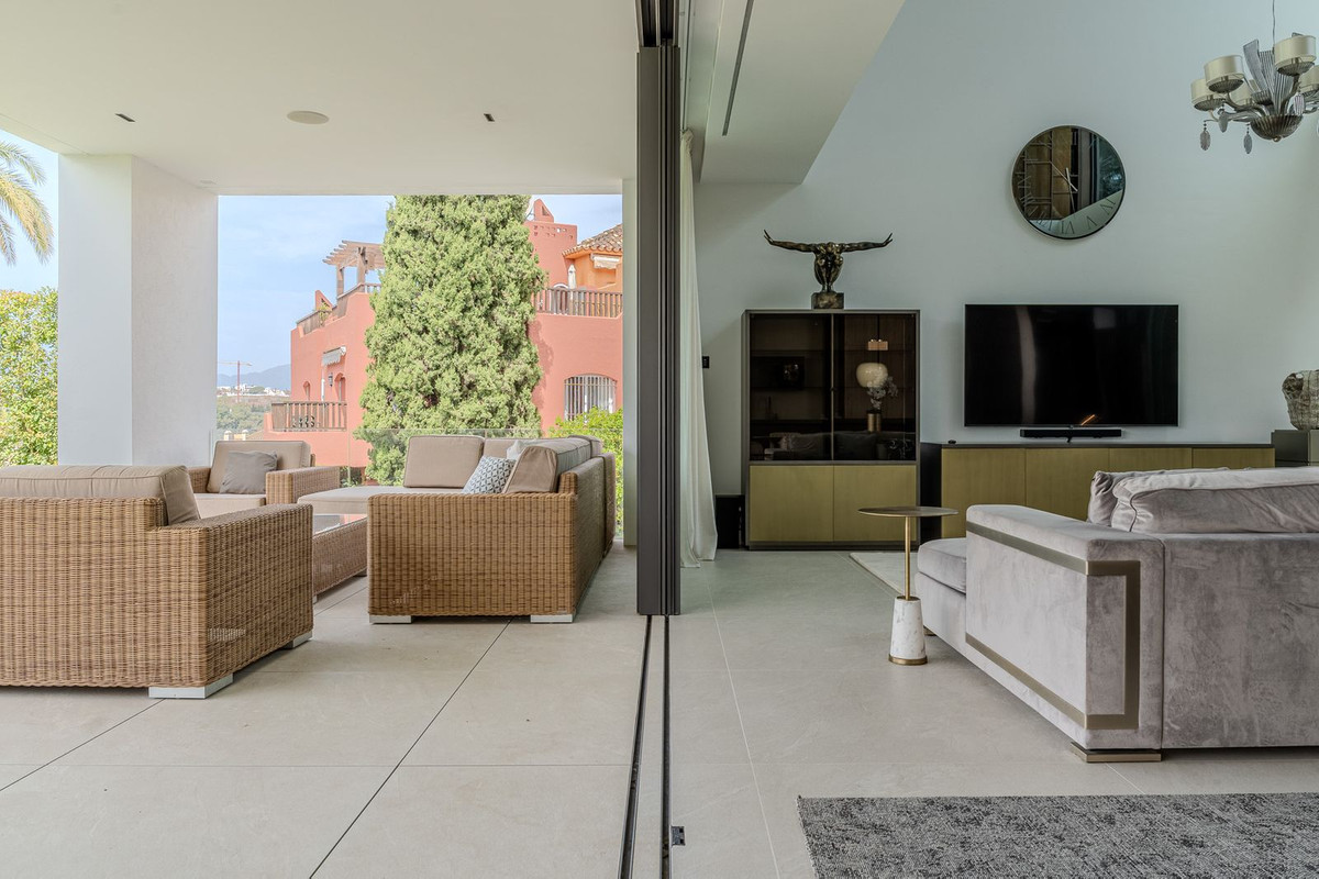 4 Bedroom Villa in Marbella - Photo 15