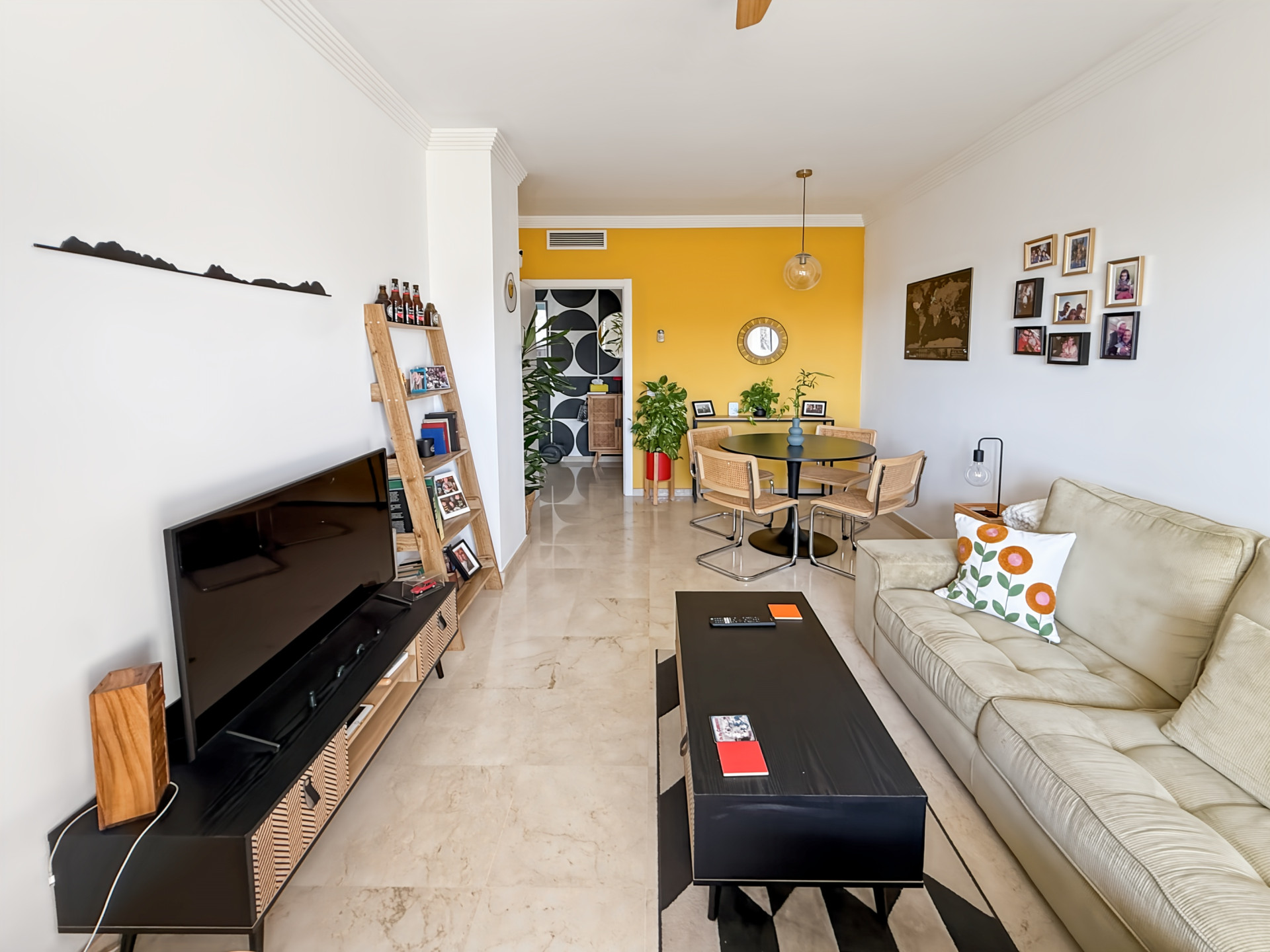 2 Bedroom Apartment in Benalmádena - Photo 15