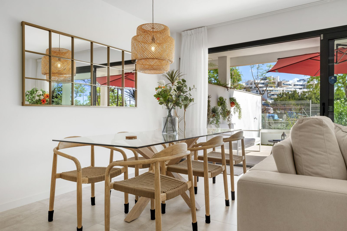 3 Bedroom Apartment in Estepona - Photo 8