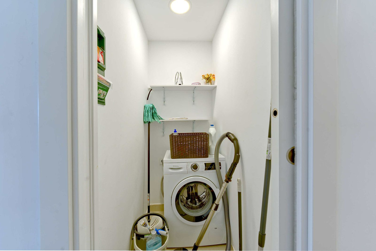 3 Bedroom Apartment in Estepona - Photo 18