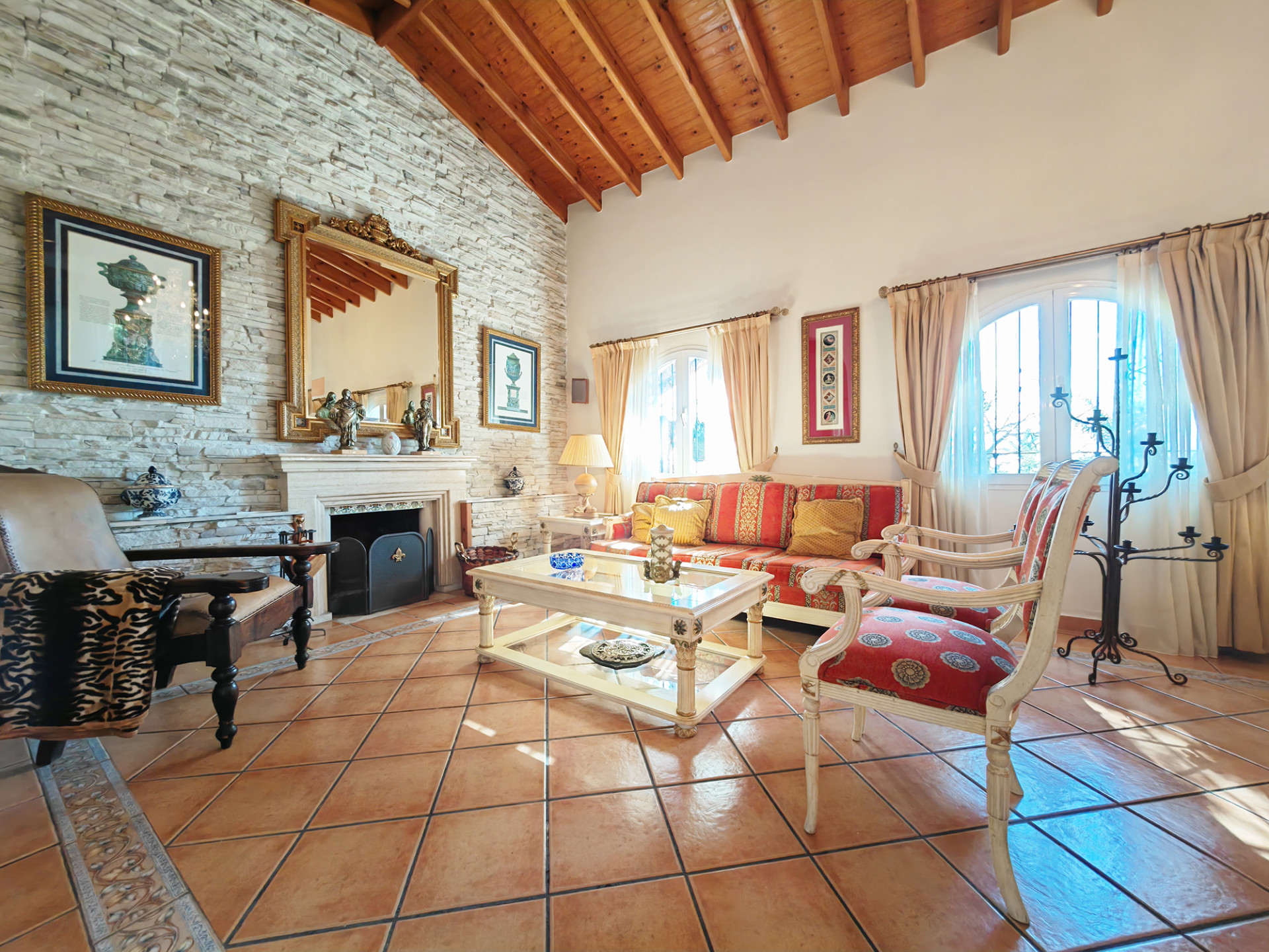 4 Bedroom Villa in Marbella - Фото 2