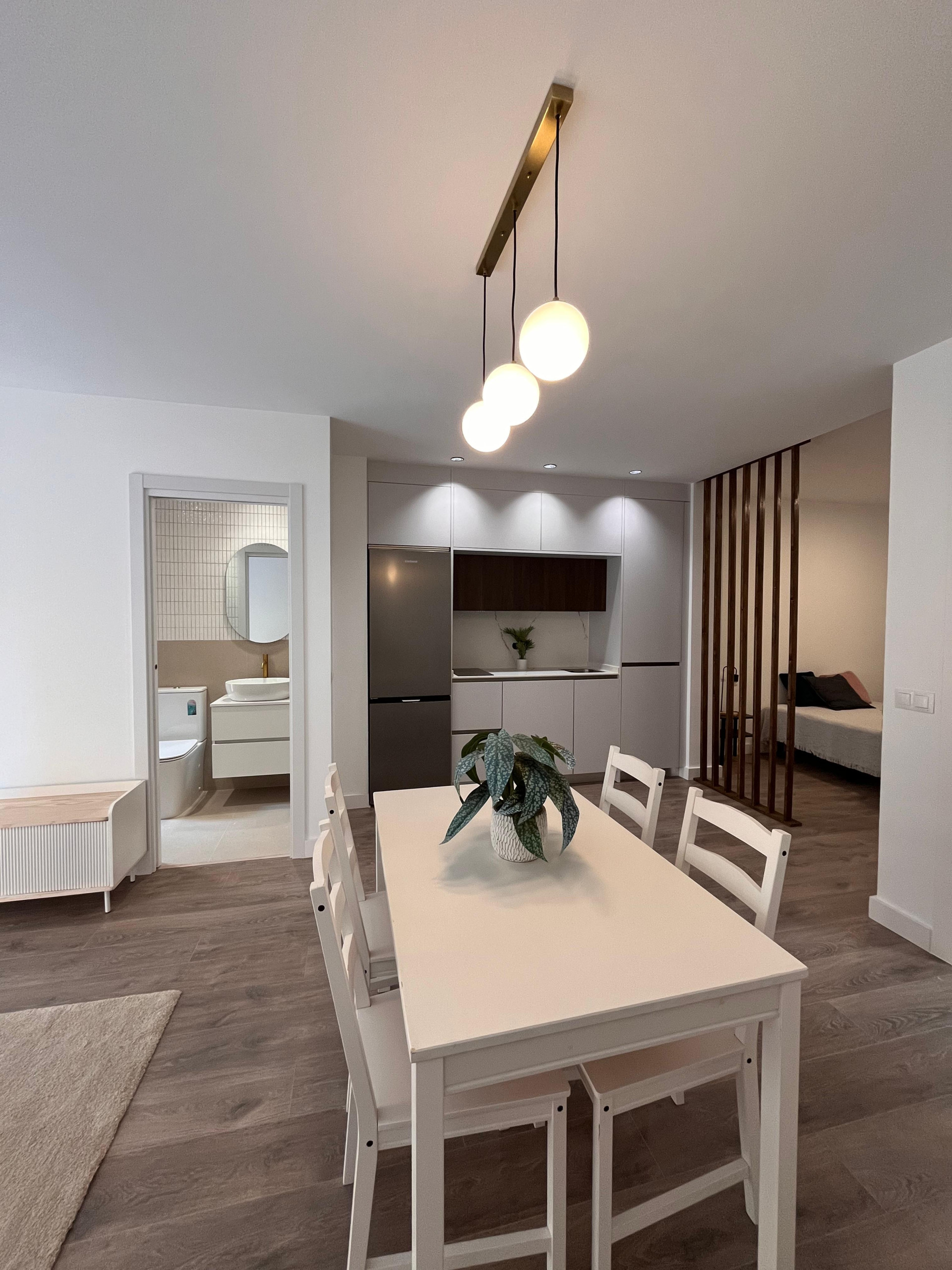 1 Bedroom Apartment in Málaga - Photo 2