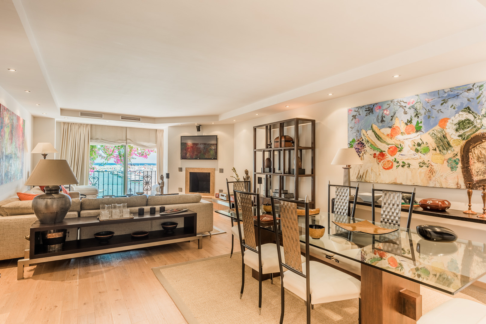 1 Bedroom Apartment in Marbella - Photo 5