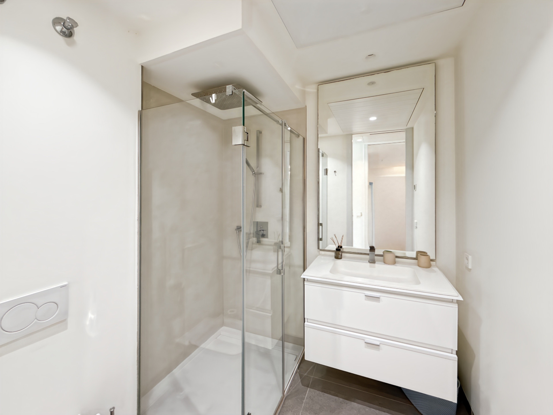 2 Bedroom Apartment in Estepona - Photo 32