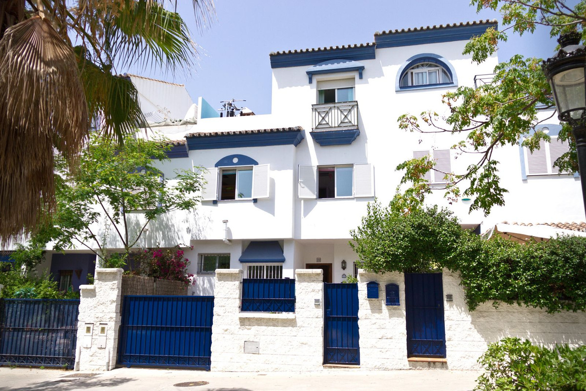 5 Bedroom Townhouse in San Pedro de Alcántara