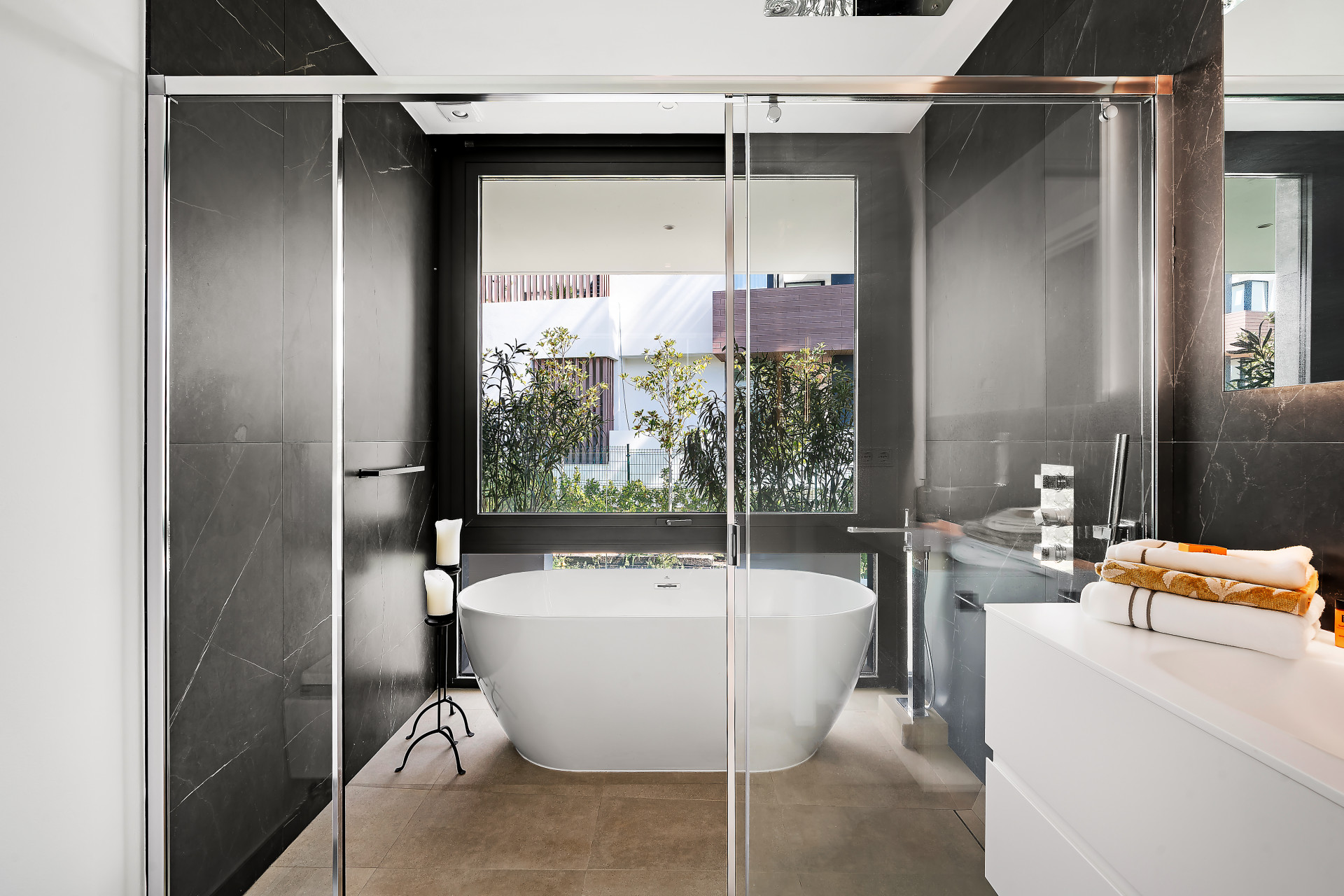 4 Bedroom Villa in Marbella - Photo 11