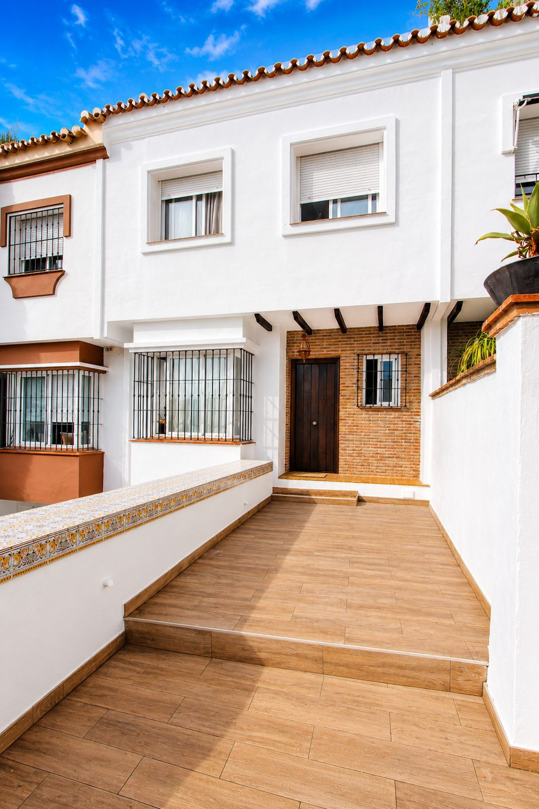 3 Bedroom Townhouse in Marbella - Photo 2