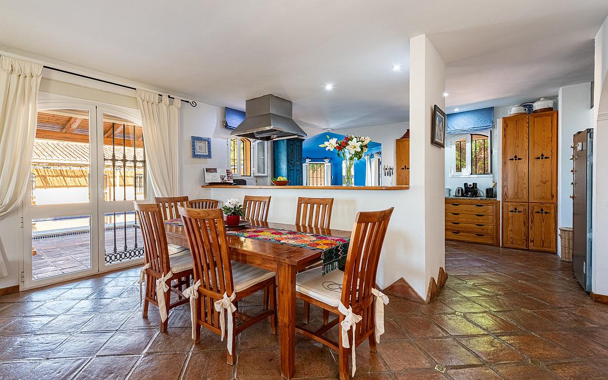 4 Bedroom Villa in Alhaurín de la Torre - Photo 8