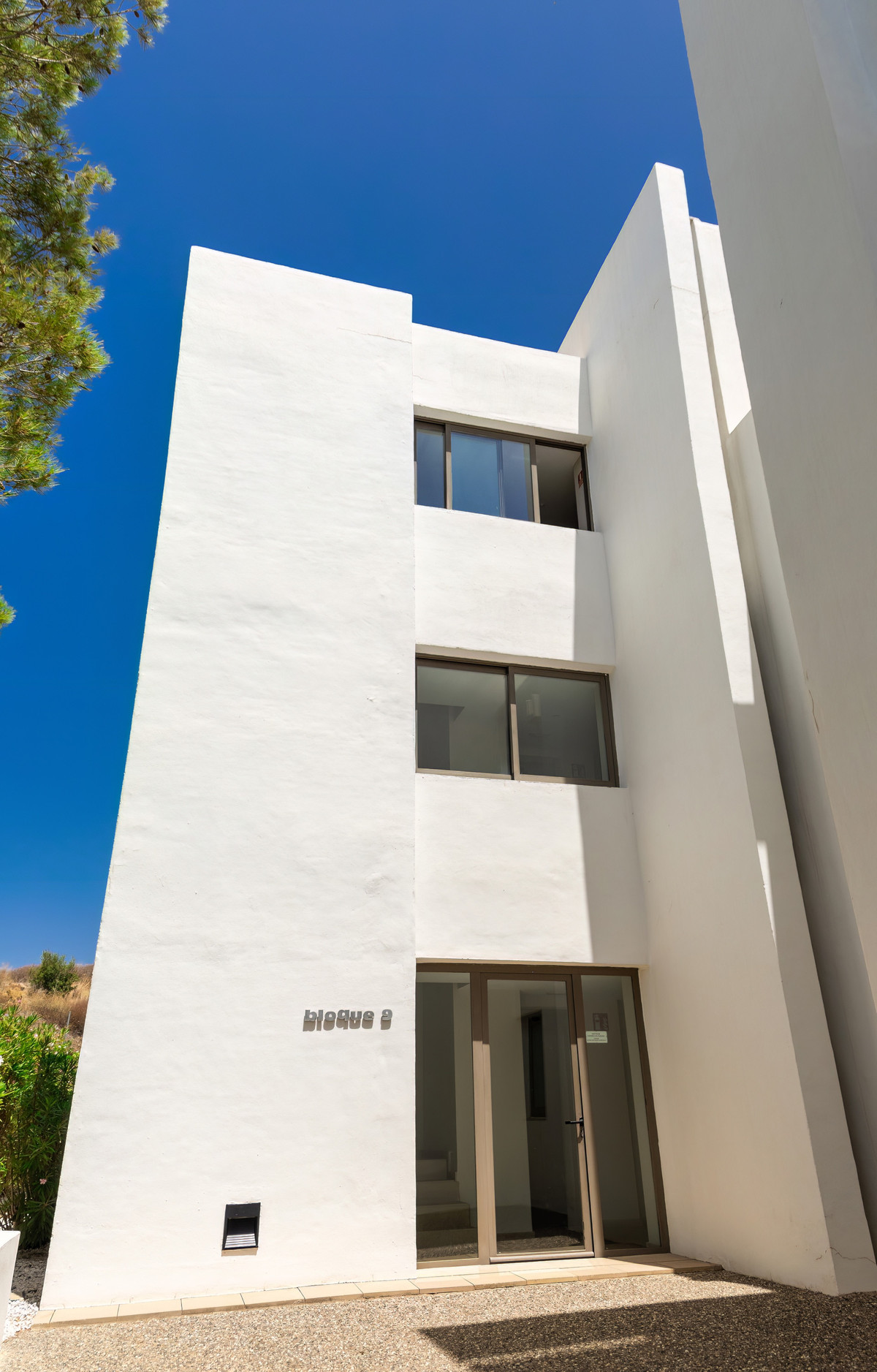 3 Bedroom Penthouse in Benahavís - Photo 26