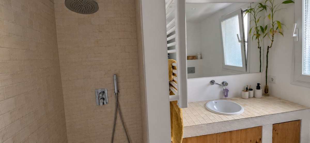 2 Bedroom Townhouse in Marbella - Photo 18