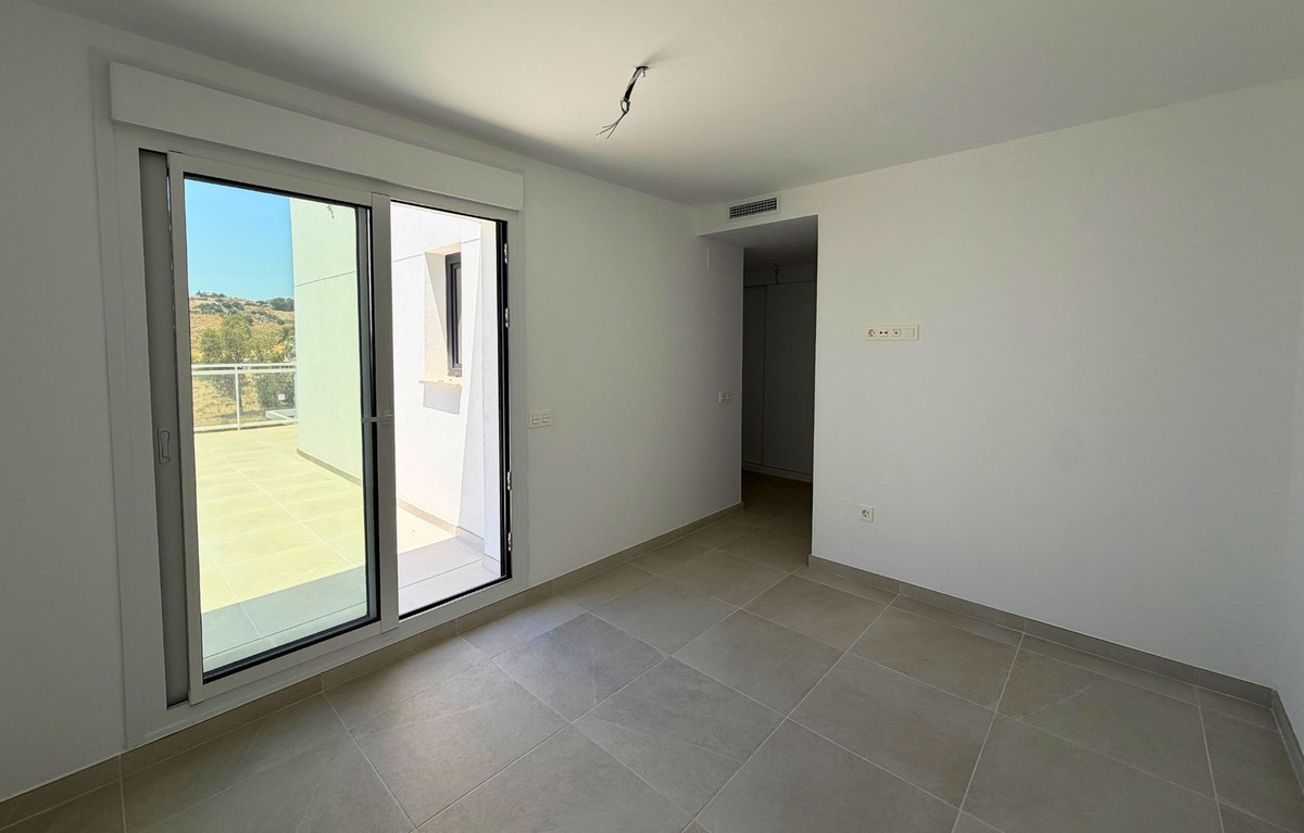 2 Bedroom Penthouse in Mijas - Photo 23