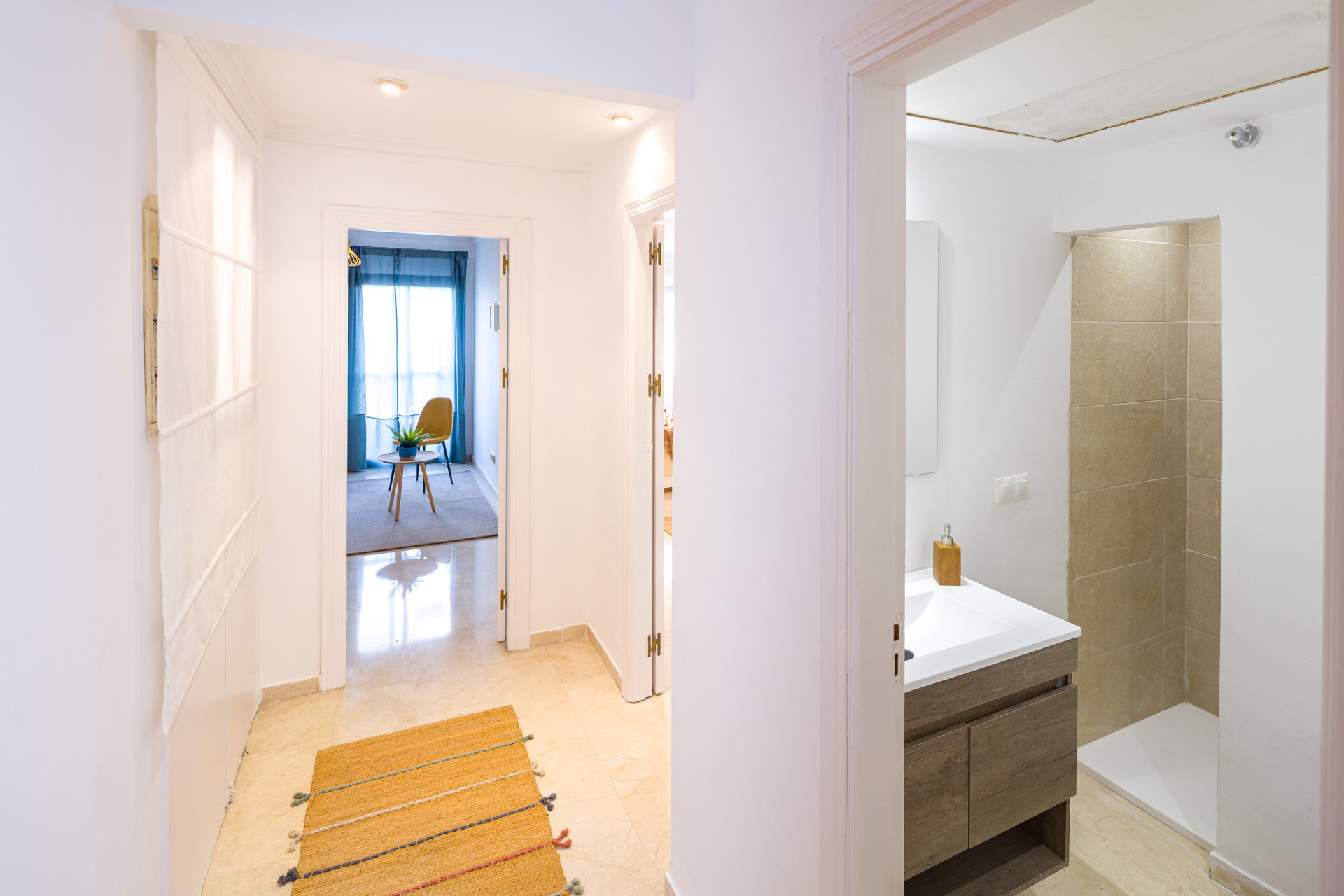 2 Bedroom Apartment in Marbella - Photo 14