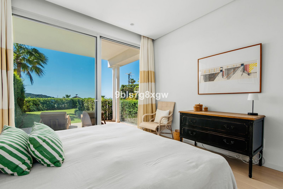 3 Bedroom Apartment in Benahavís - Photo 21