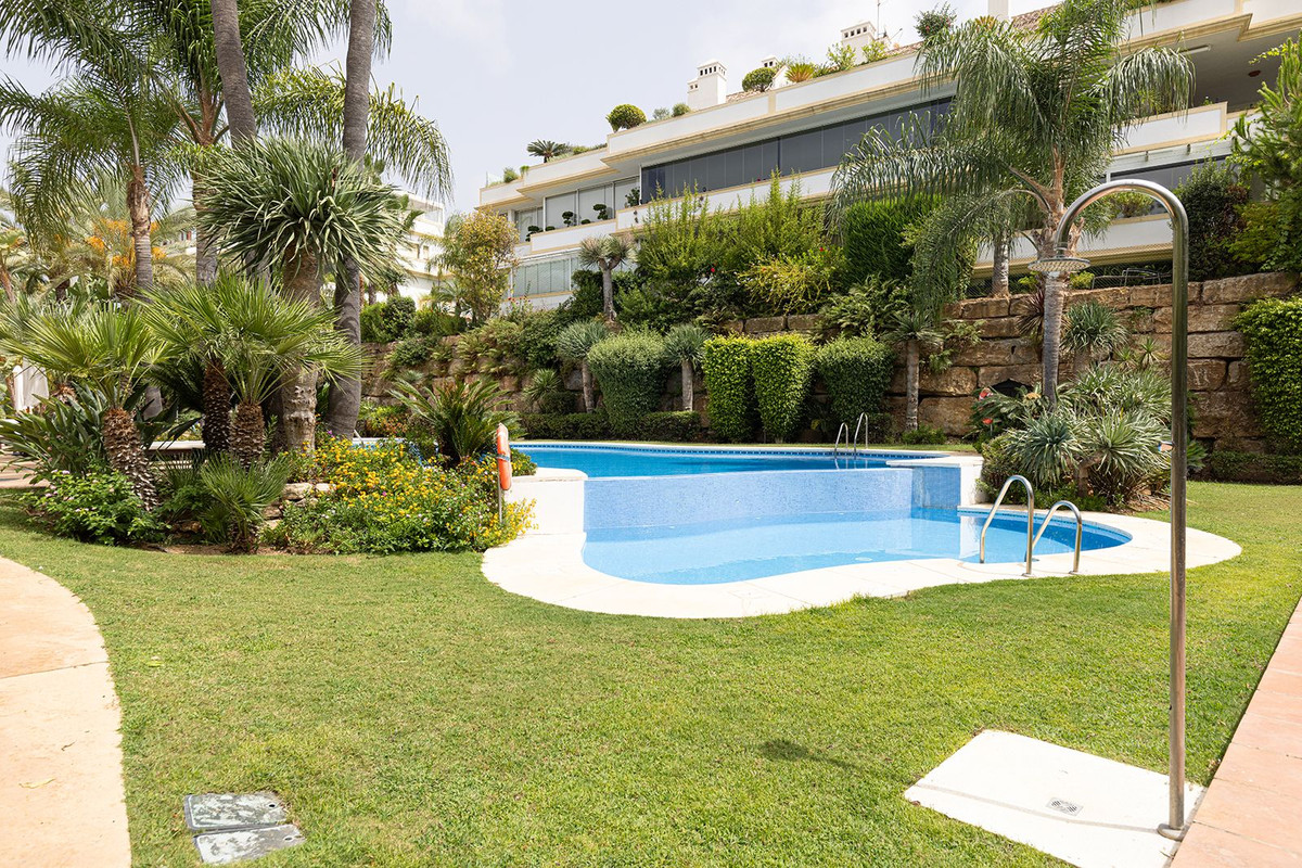 2 Bedroom Apartment in Marbella - Photo 44
