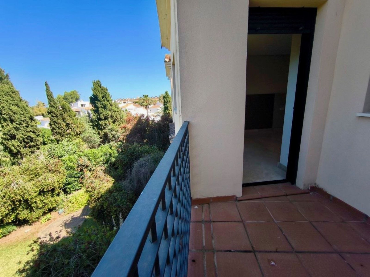 Piso de 3 dormitorios con piscina en Málaga – Foto 7