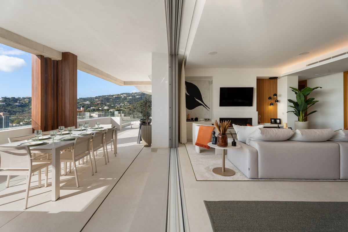 3 Bedroom Apartment in Benahavís - Photo 12