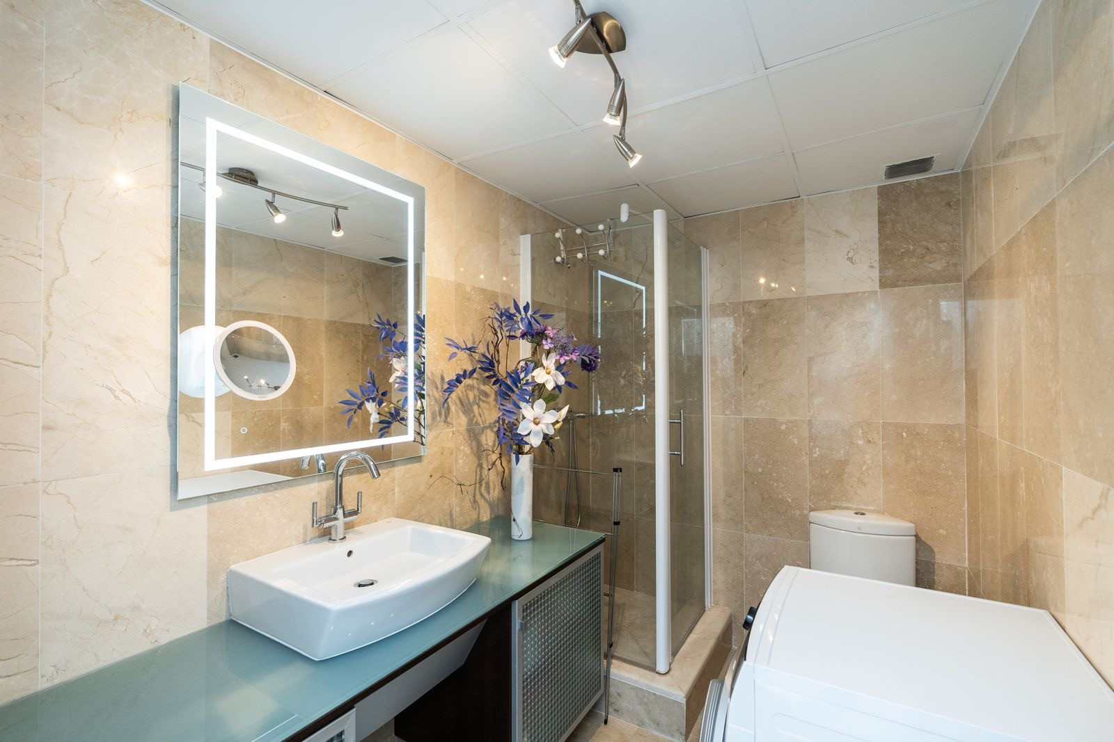 4 Bedroom Apartment in Benahavís - Photo 18