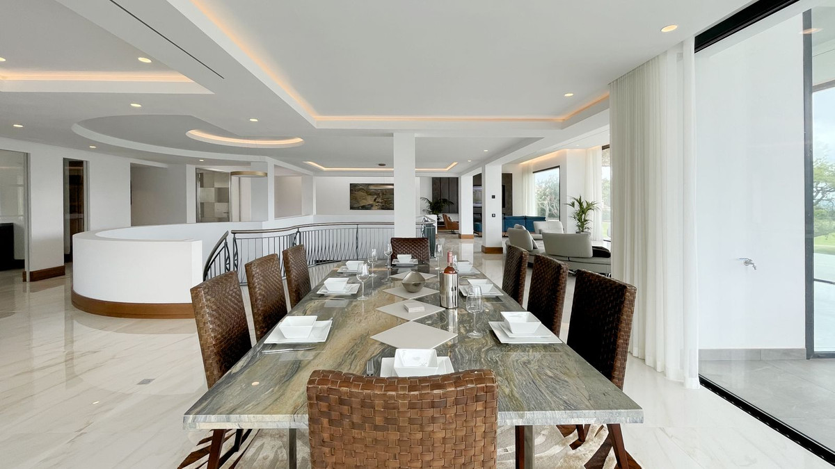 6 Bedroom Villa in San Roque - Photo 34