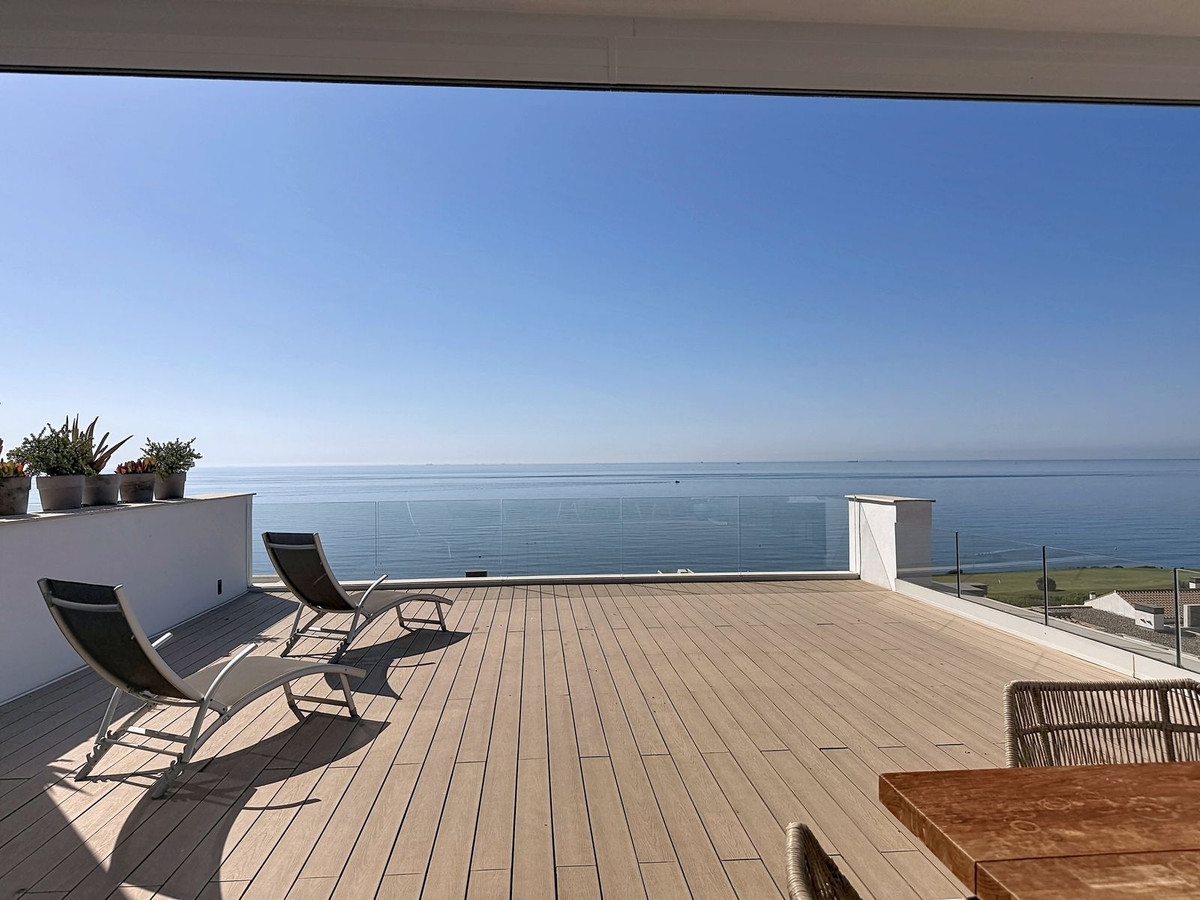 4 Bedroom Penthouse in La Alcaidesa - Photo 16