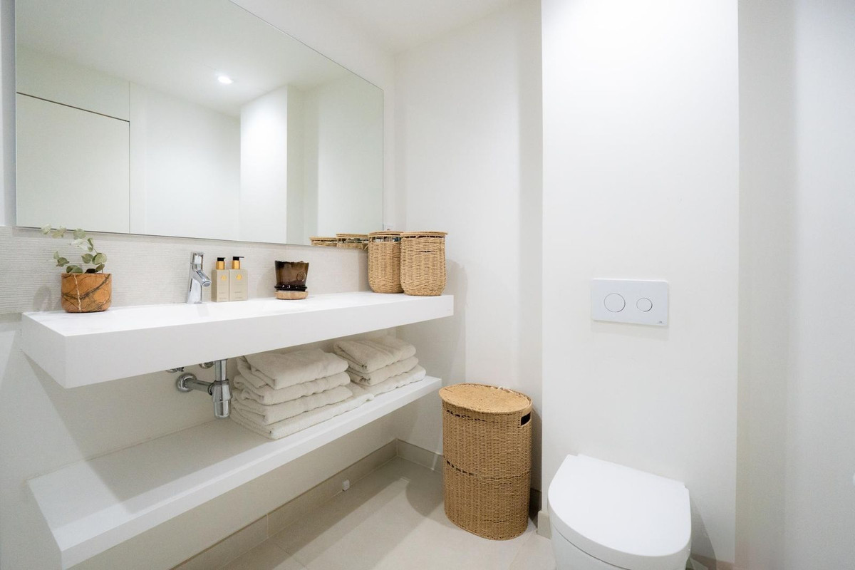 3 Bedroom Apartment in Fuengirola - Photo 18