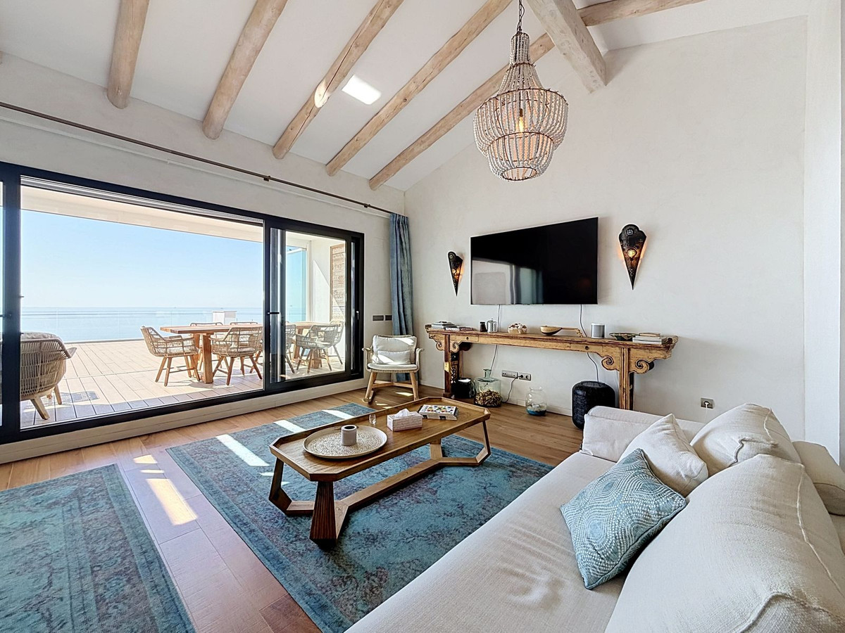 4 Bedroom Penthouse in La Alcaidesa - Photo 3