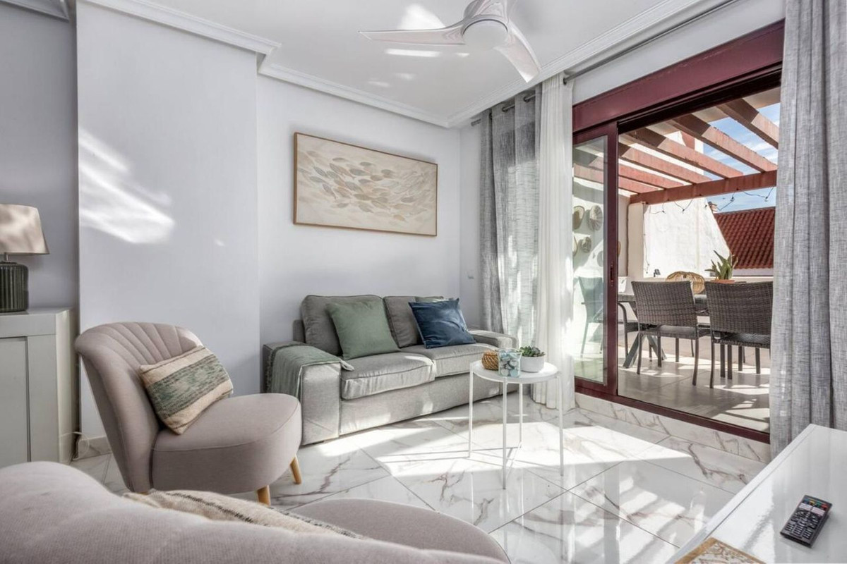 3 Bedroom Apartment in Marbella - Photo 6