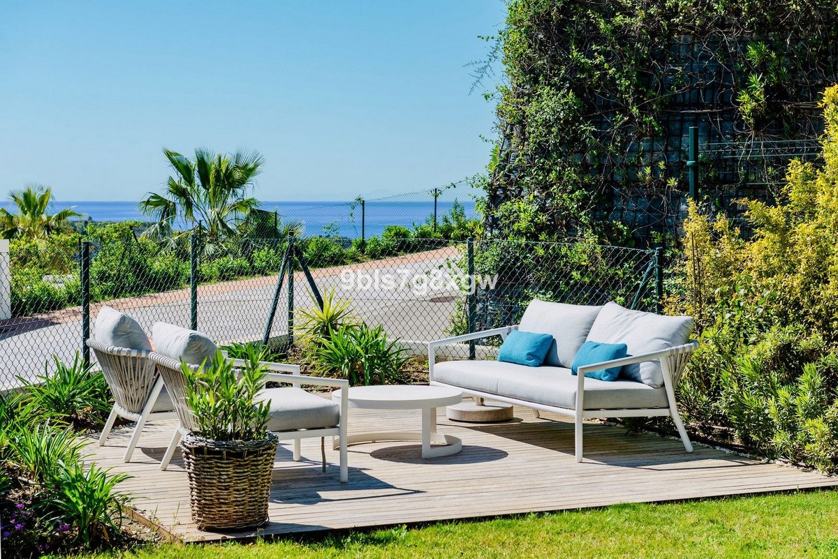 3 Bedroom Apartment in Benahavís - Photo 33