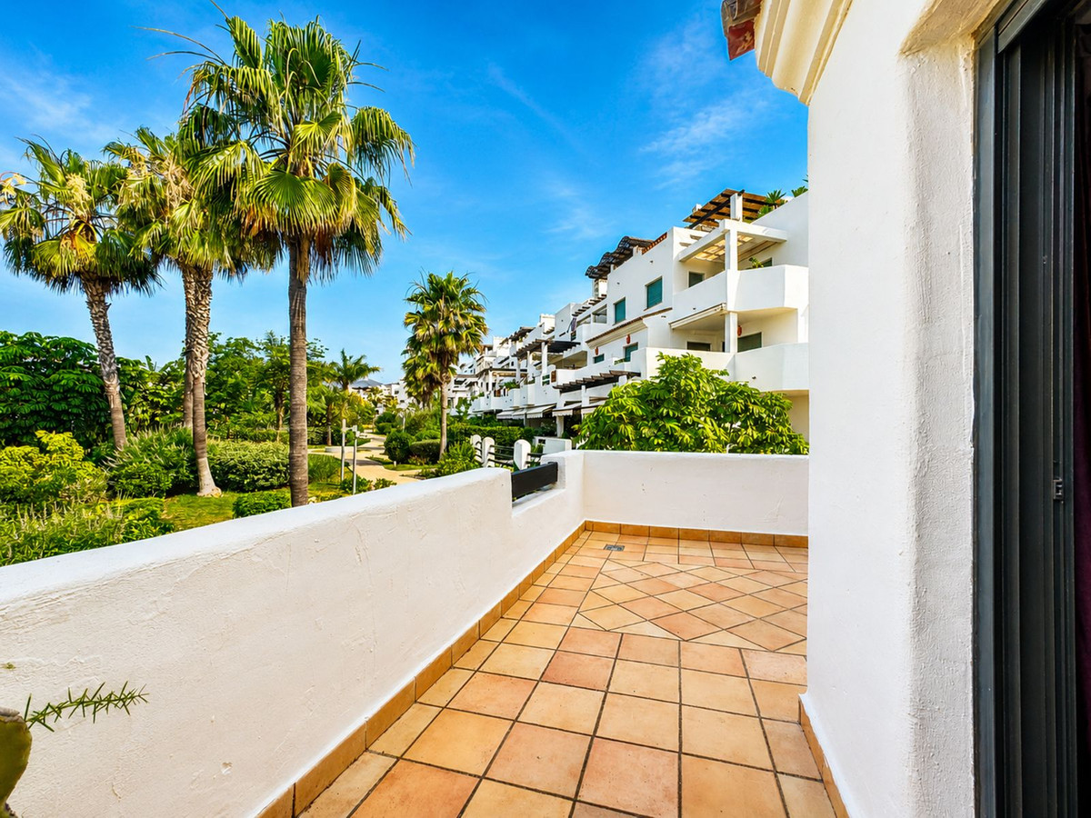 2 Bedroom Apartment in Estepona - Photo 21