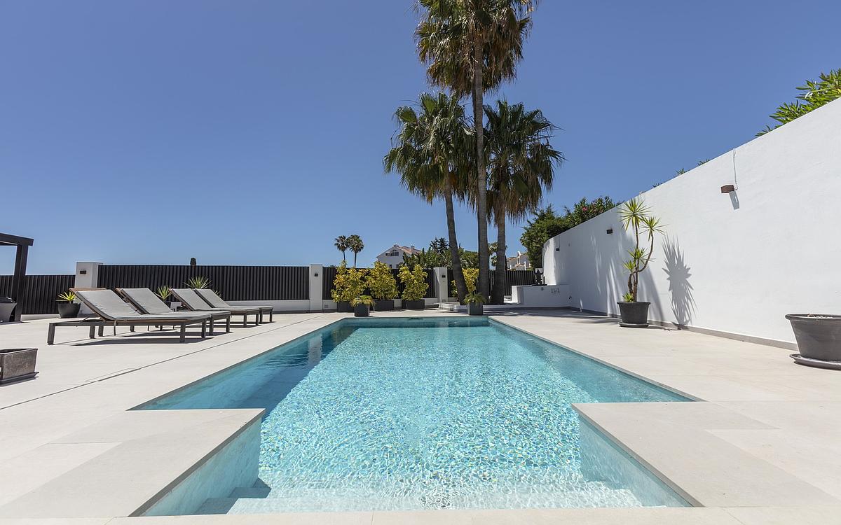 6 Bedroom Villa in Estepona - Photo 10