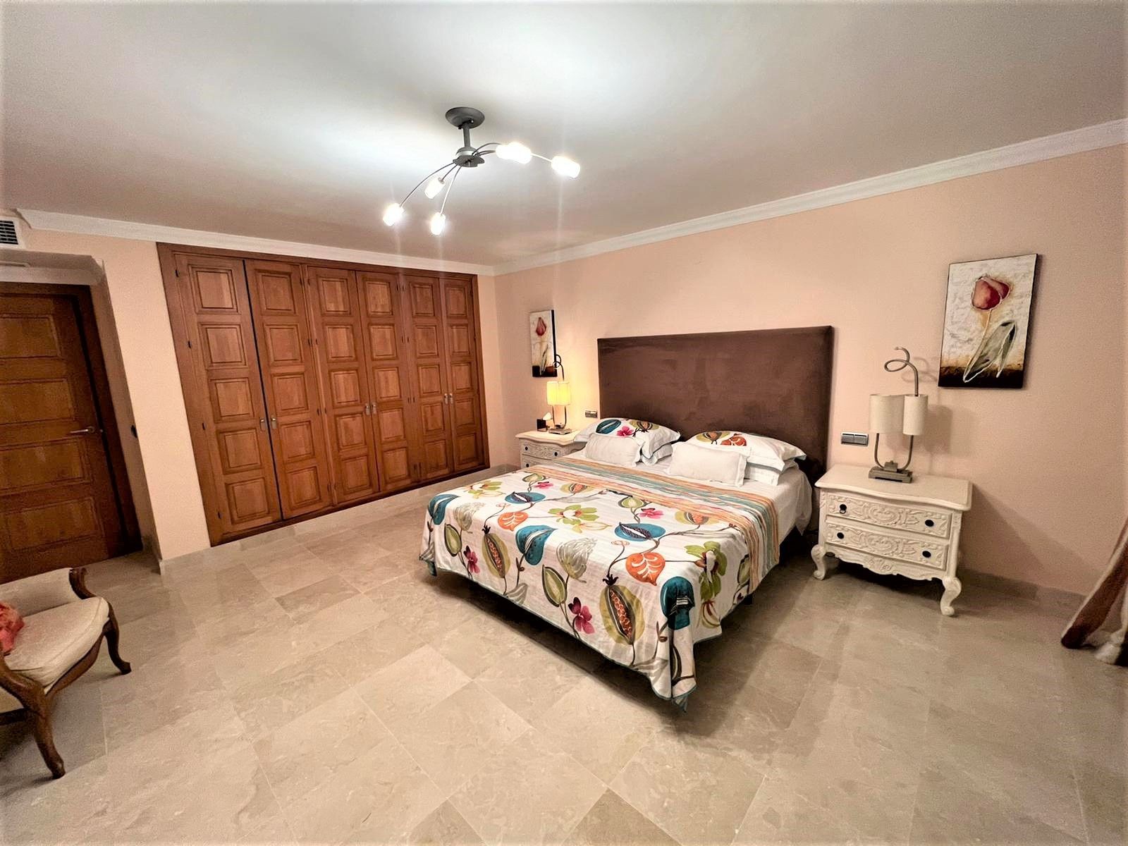 6 Bedroom Villa in Mijas - Photo 17