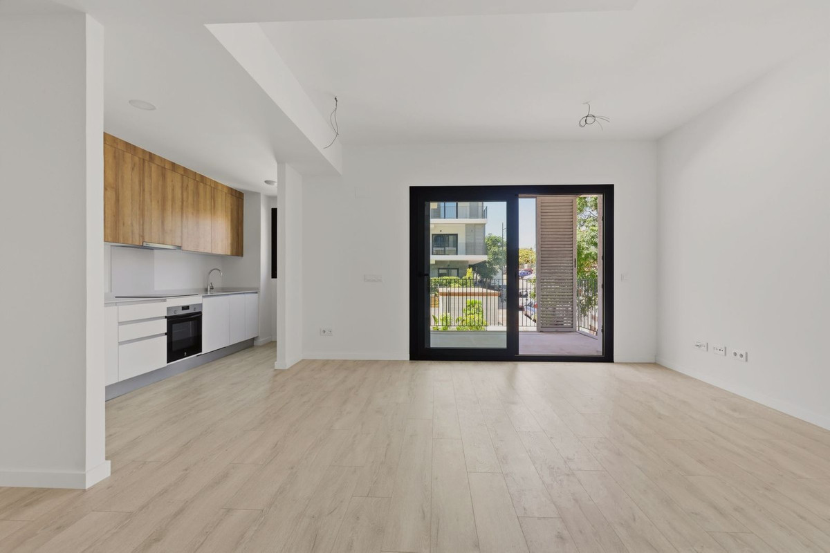 3 Bedroom Apartment in Estepona - Photo 18