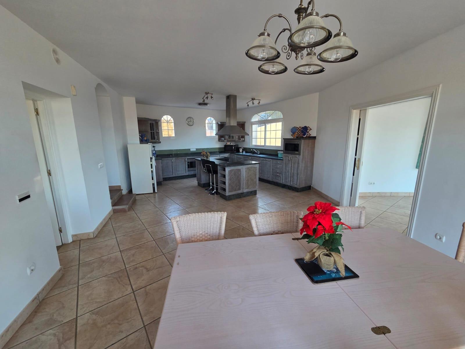 5 Bedroom Villa in Mijas - Photo 28