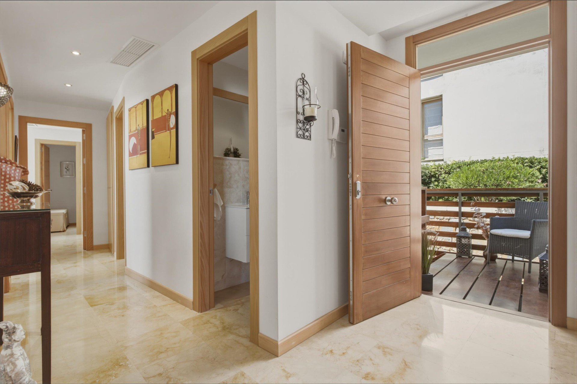 3 Bedroom Apartment in Marbella - Photo 17
