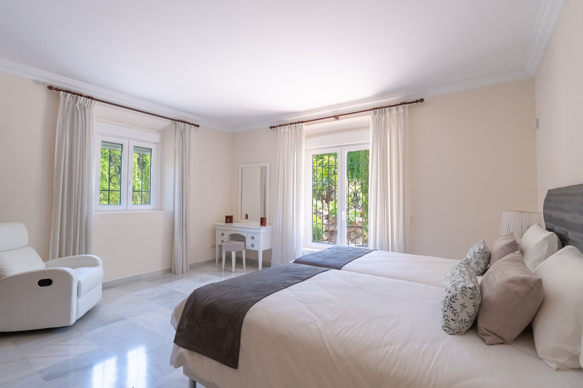 6 Bedroom Villa in Estepona - Foto 12