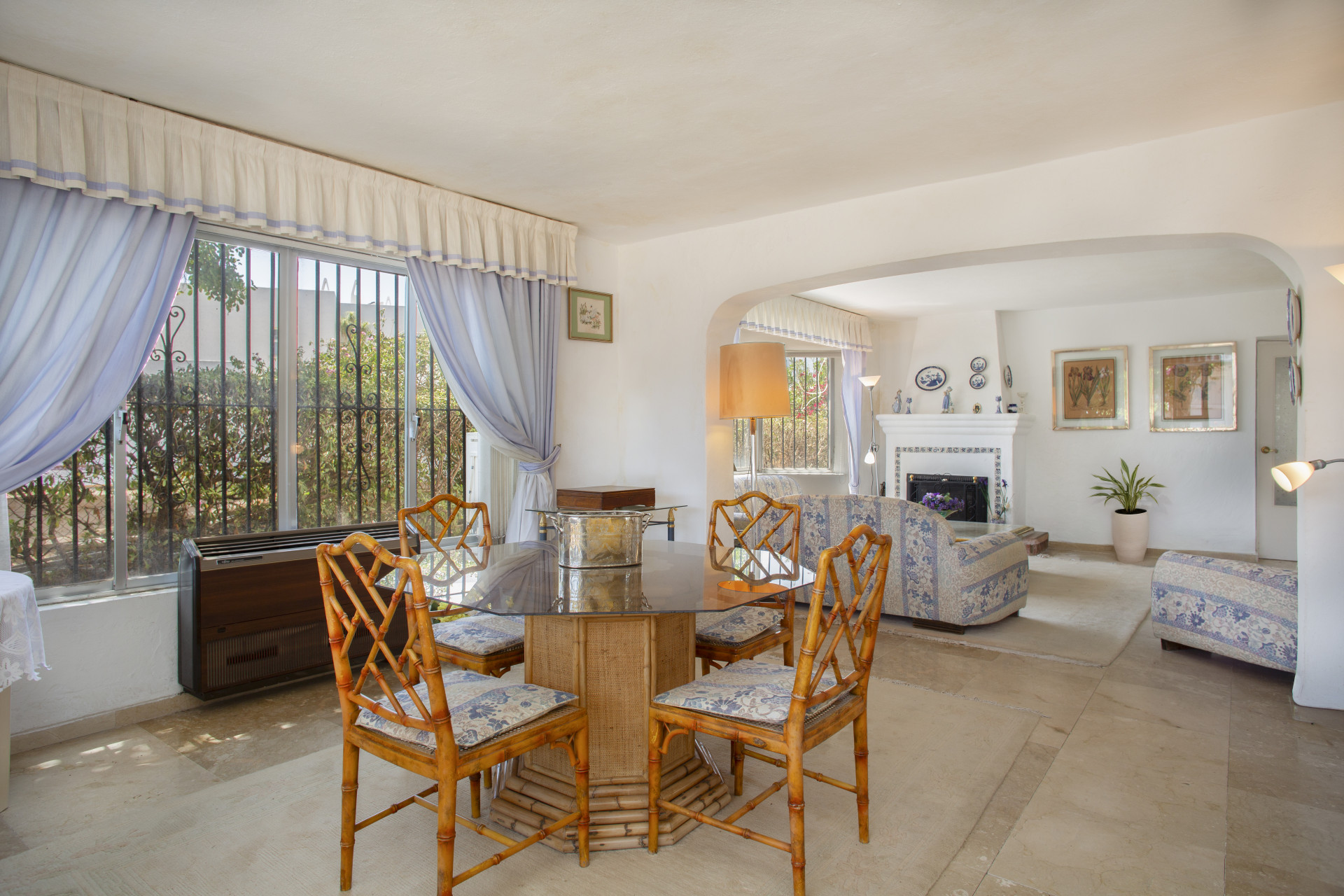 4 Bedroom Villa in San Pedro de Alcántara - Photo 4