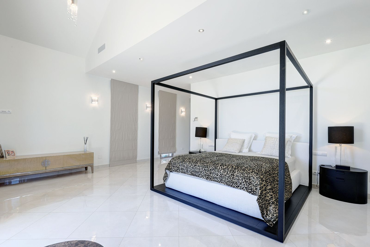 5 Bedroom Villa in Sotogrande - Photo 14