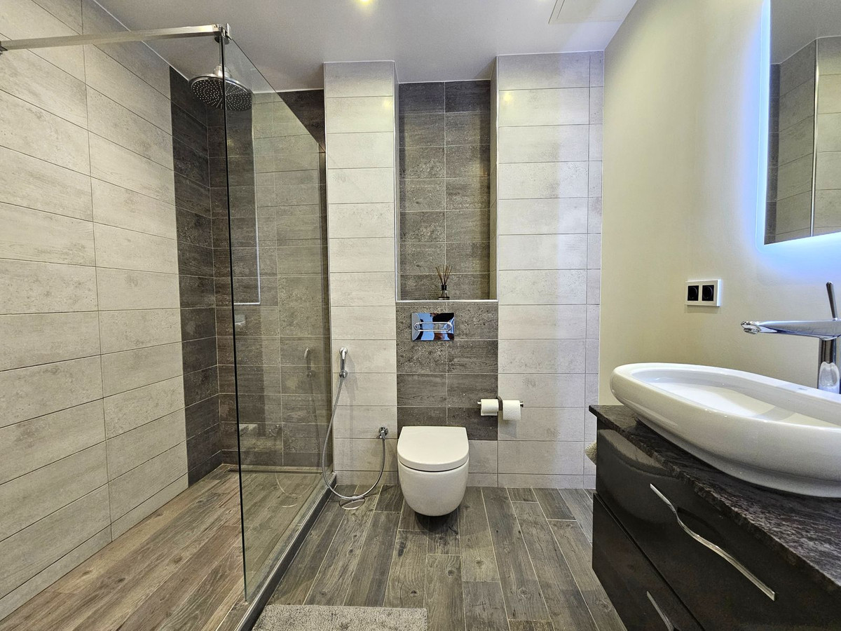3 Bedroom Apartment in Marbella - Photo 14