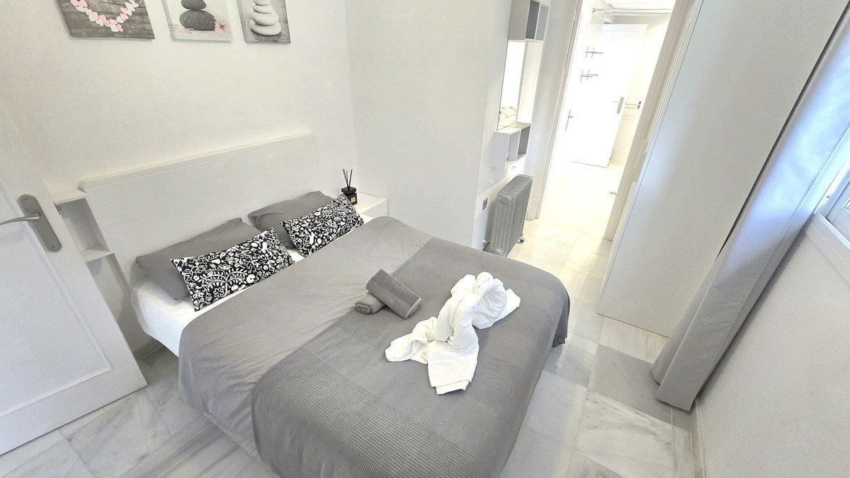 8 Bedroom Villa in Marbella - Photo 31